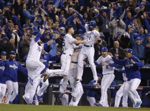 mets-at-royals-in-world-series-game-1-52997330e53a87a9